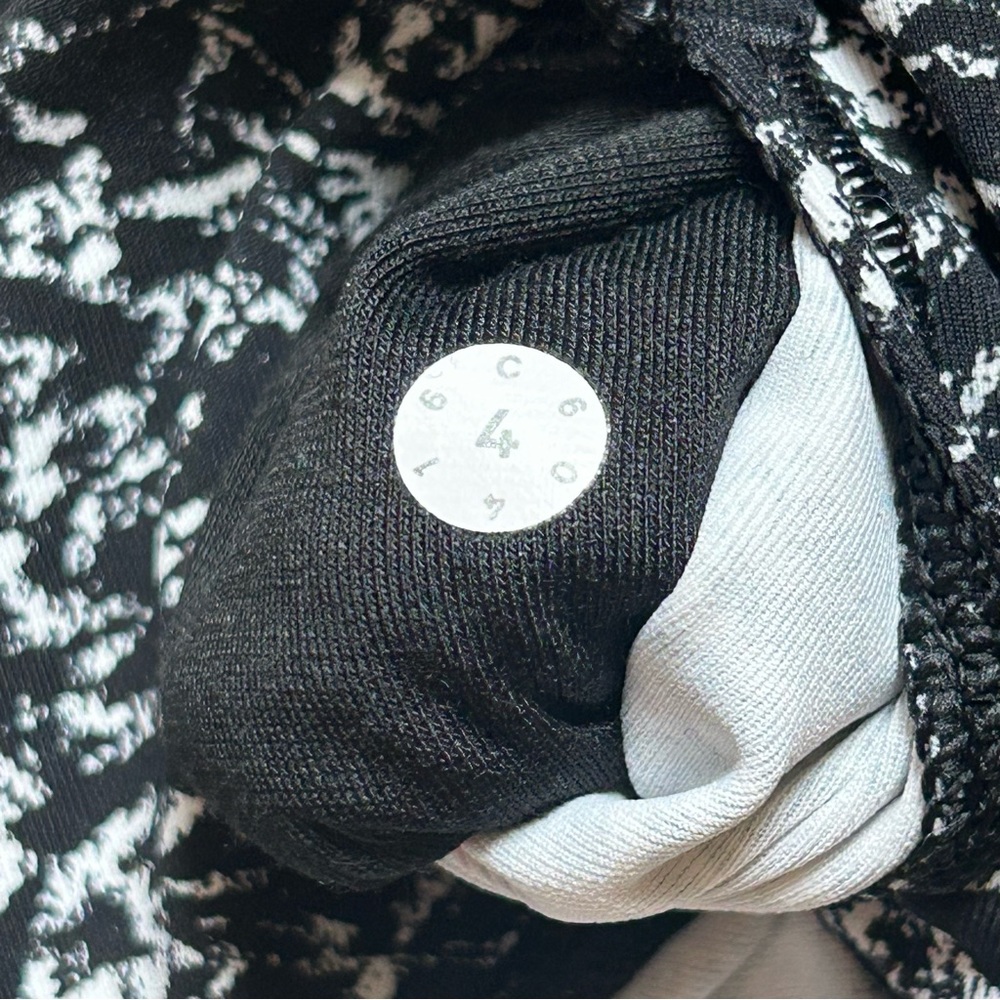 Lululemon‎ wunder under ice breaker size 4 leggings black white 27” - Picture 9 of 11